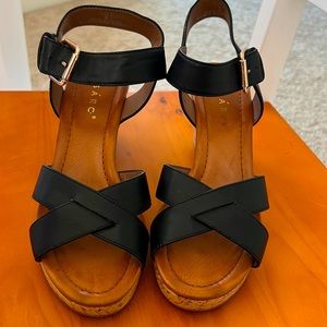 Black Wedges